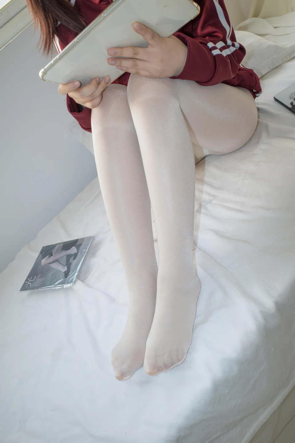 森萝财团_小夜_No_001_内部010_40D闪闪舍宾袜_79P_821MB tg@simisebaisi 【丝足阁】077.webp